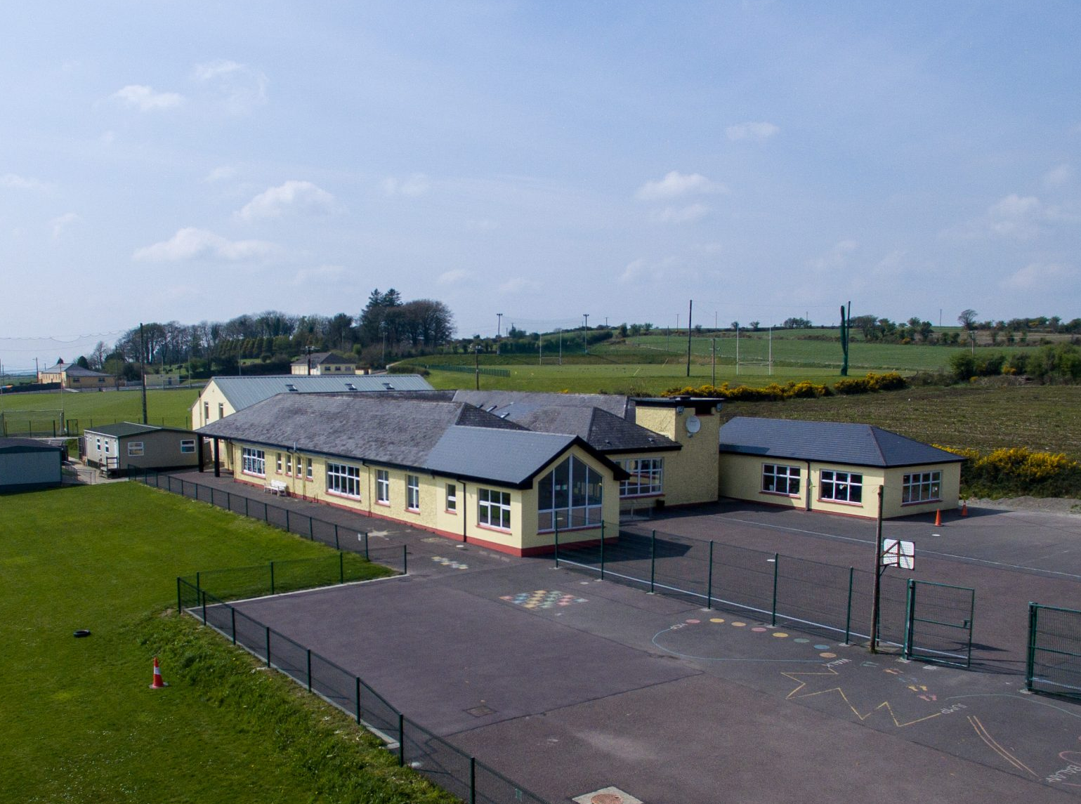 Brick Legends Ireland - Newcestown NS<BR>(1st - 6th Class)</b>